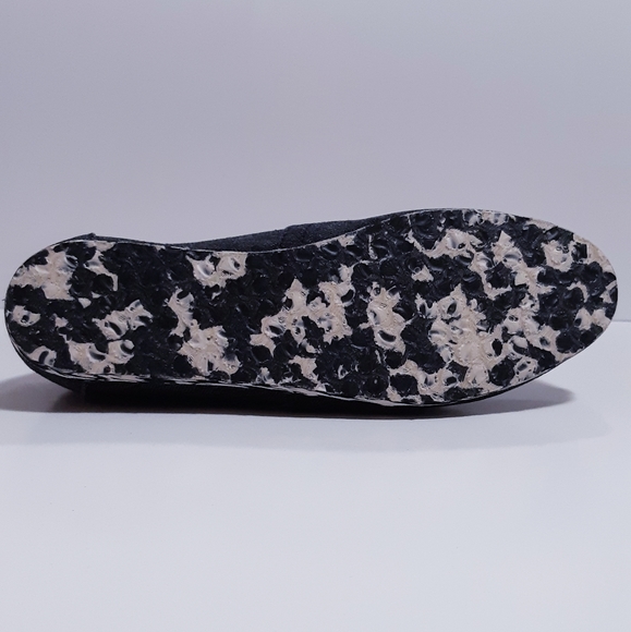 TOMS Black & White - Picture 3 of 5
